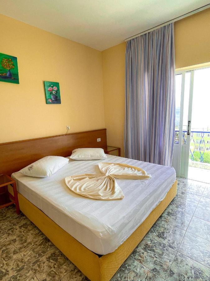 Andrey * Sarandë