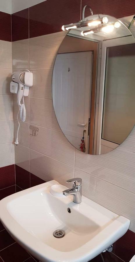 Andrey Hostel Sarandë